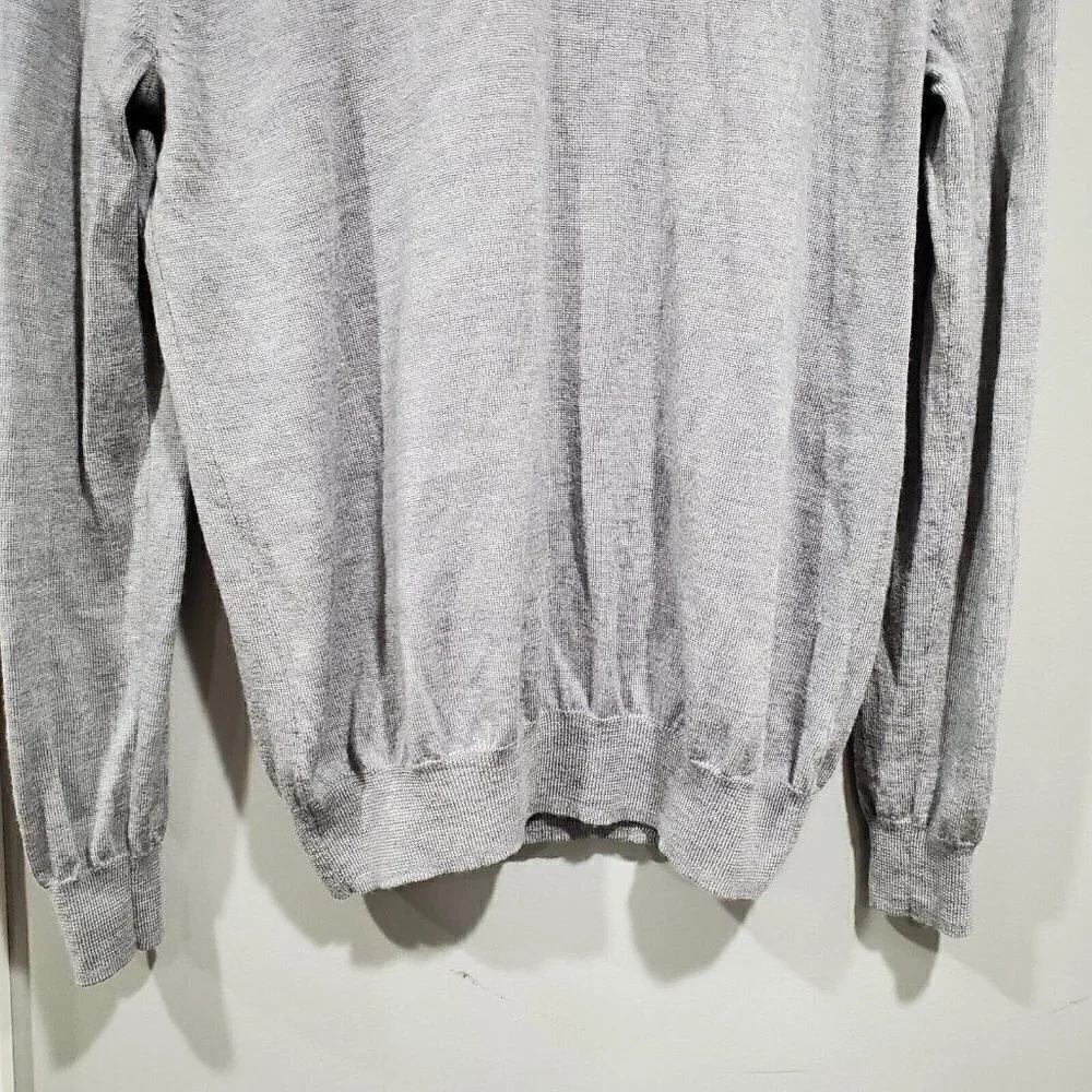J Crew Men’s 100% Merino Wool V-Neck Gray Sweater Long-Sleeved Knit Size Medium
